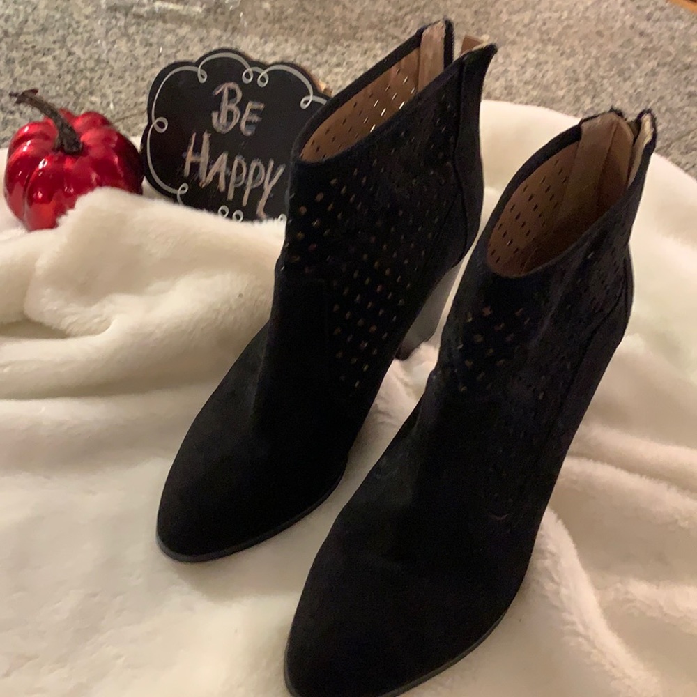 KARRI blue ,Black faux suede ankle boots!  Worn 1 time!